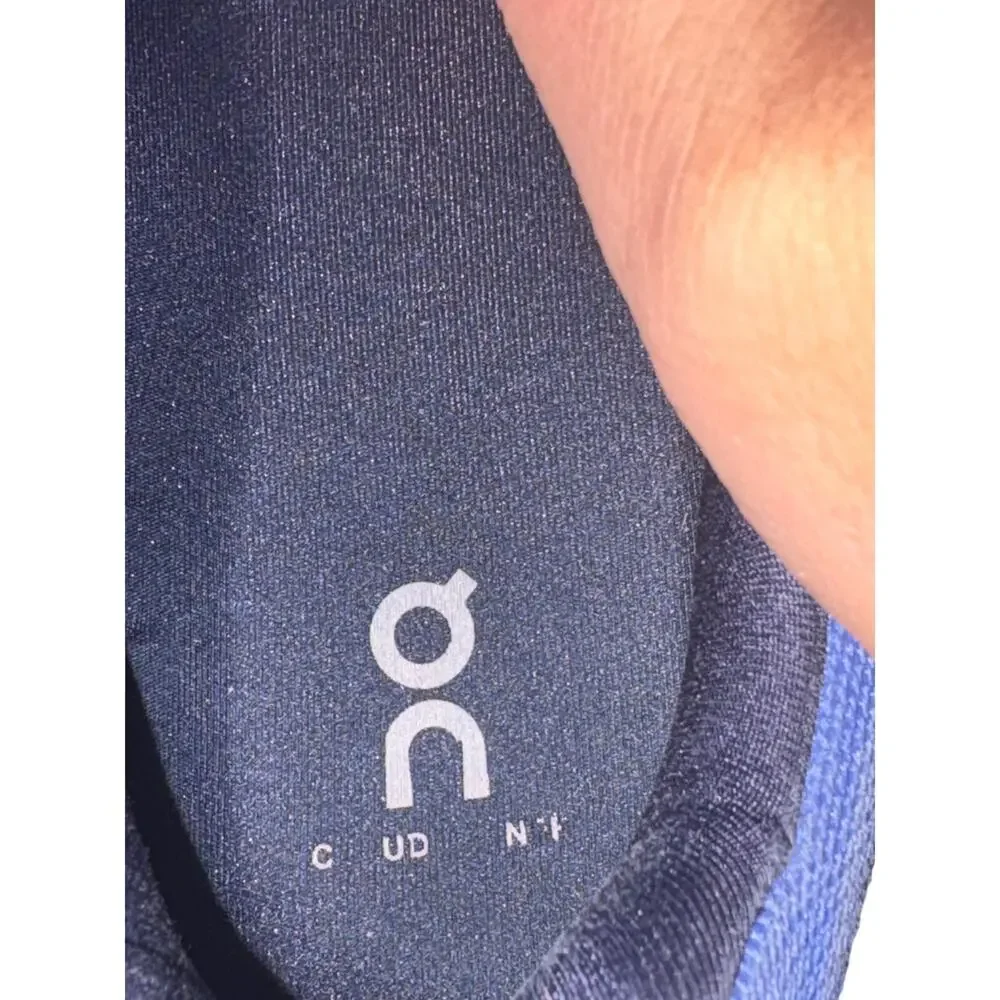 On Running Cloud Gray Navy Size 11.5 Read